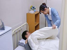 人妻ナースに勃起チ○ポ見せて射精介助を頼むと、どんな結末が・・・！？4時間　サンプル画像15